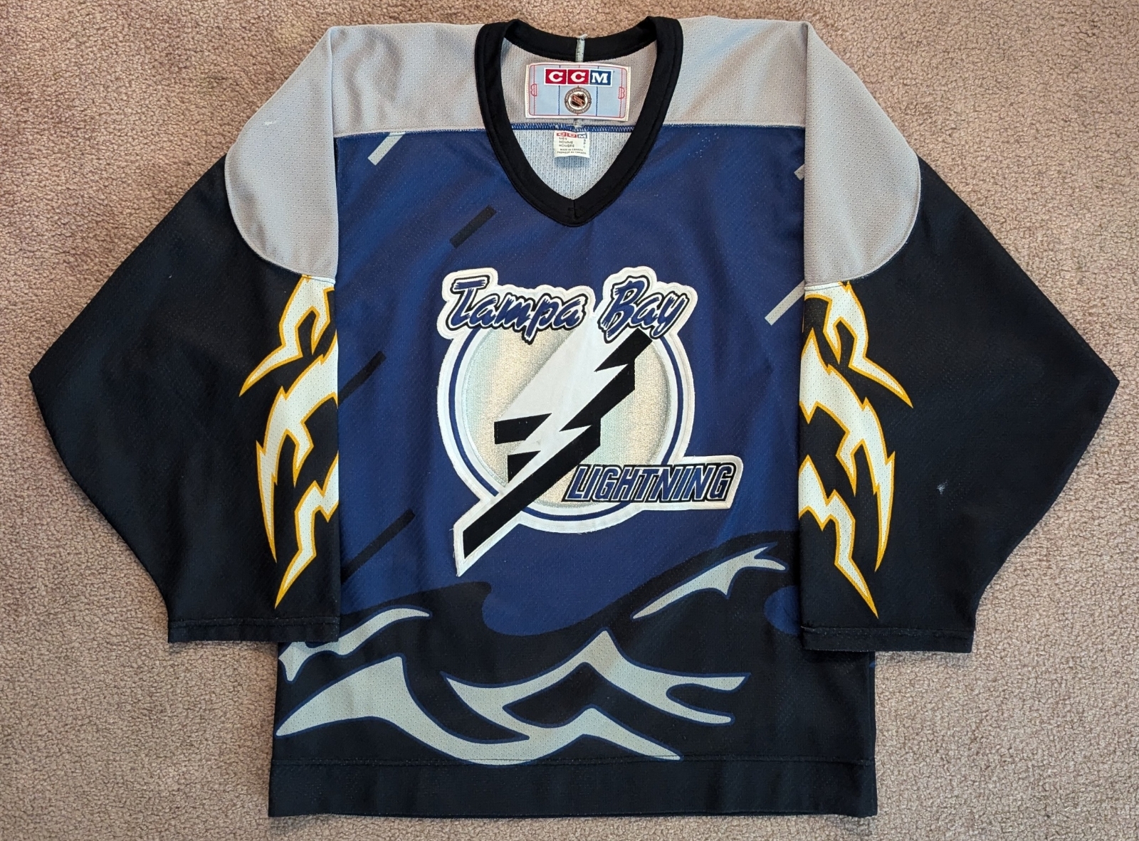 Tampa Bay Lightning Vintage CCM NHL Hockey Jersey - Size S 